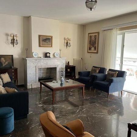 Spacious And Sunny Appartment In Cholargos 雅典 外观 照片