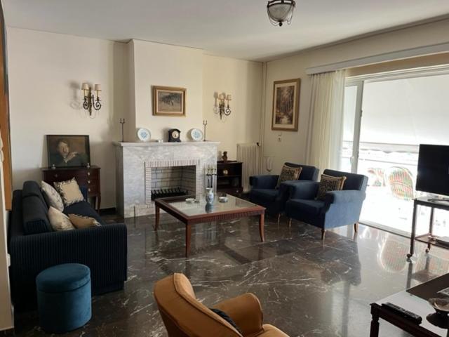 Spacious And Sunny Appartment In Cholargos 雅典 外观 照片