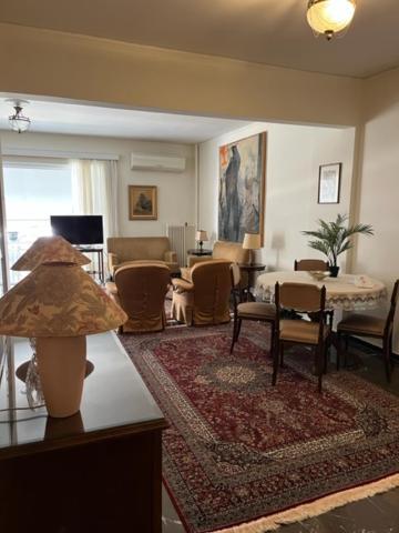 Spacious And Sunny Appartment In Cholargos 雅典 外观 照片